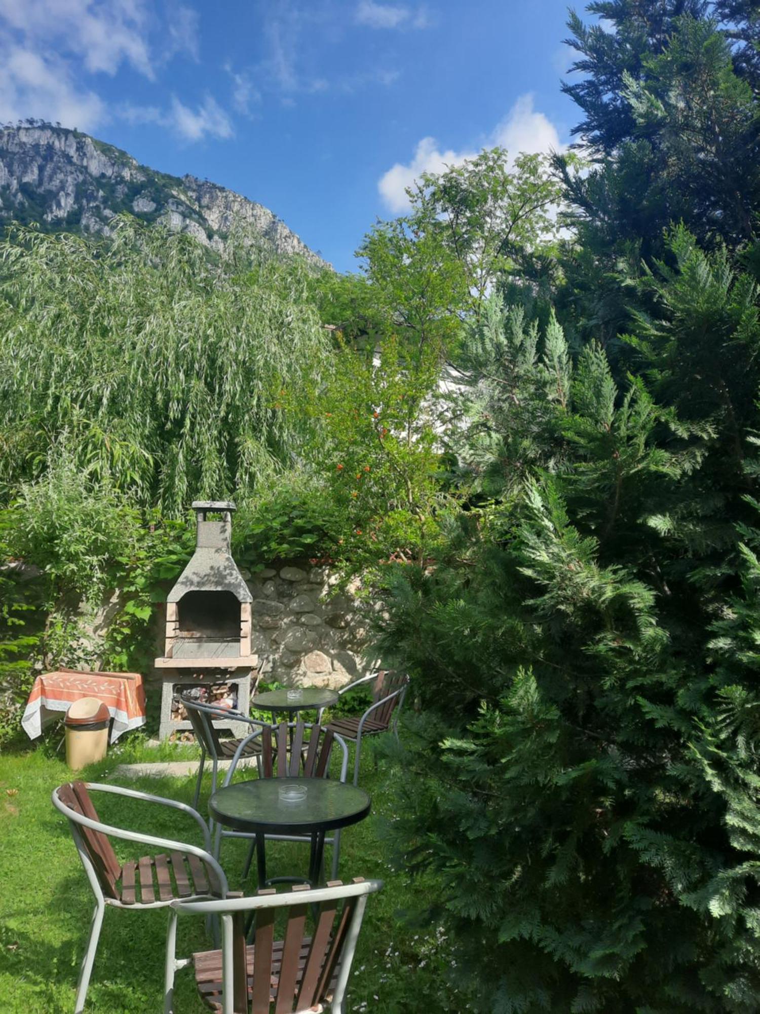Pension Eden Băile Herculane エクステリア 写真